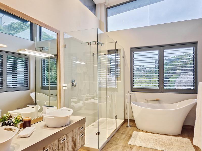 5 Bedroom Property for Sale in Bakoven Western Cape